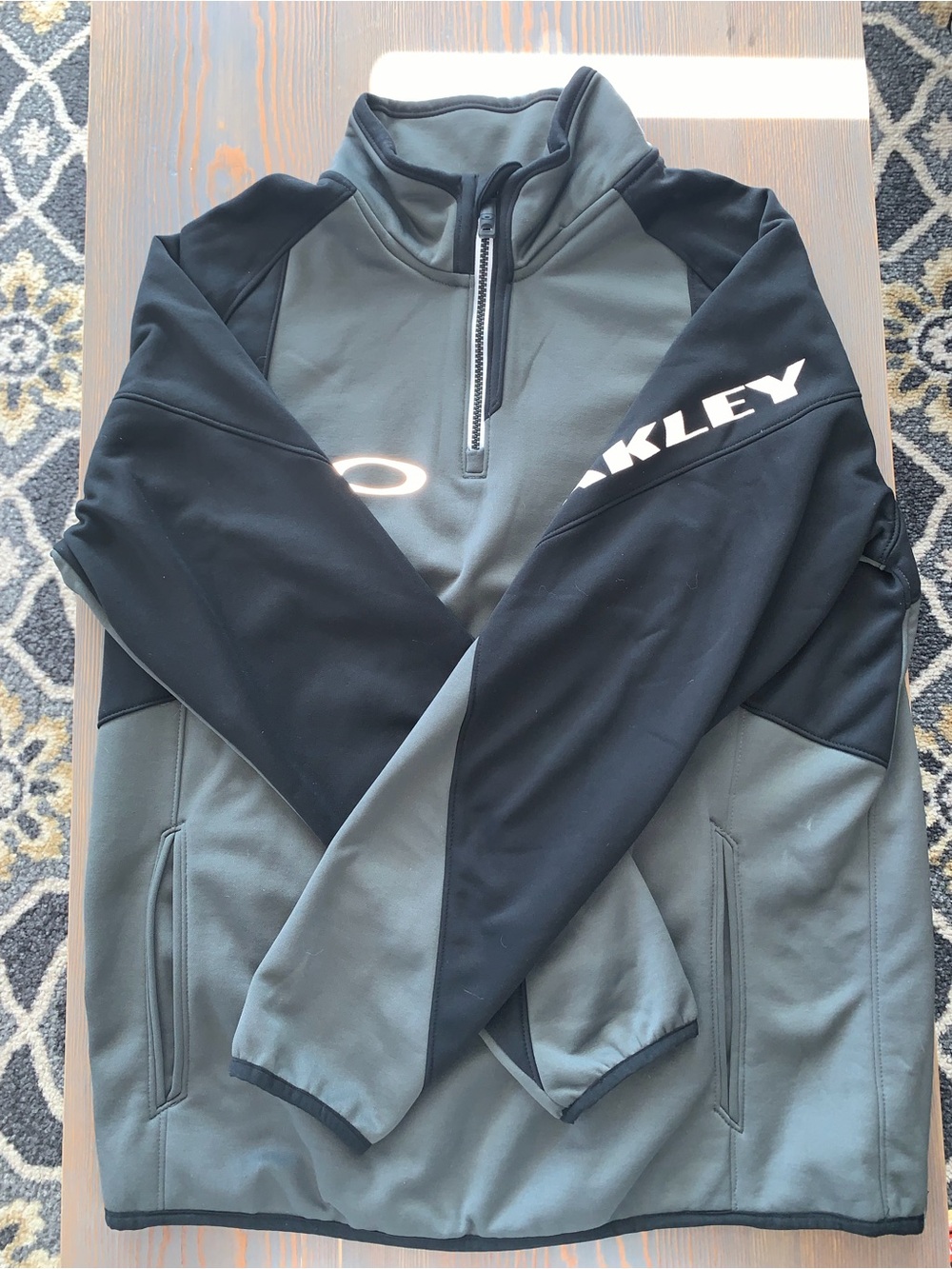 Oakley Two-Tone Black and Gray Quarter-Zip Performance Pullover